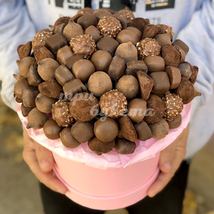 Конфетная композиция в коробке